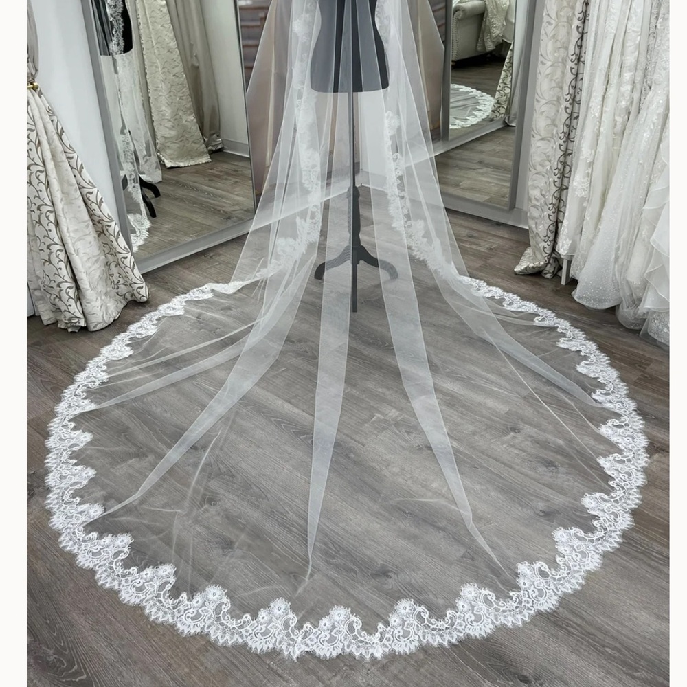 White French Lace Bridal Veil